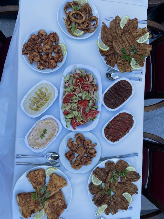 Yemek tablası